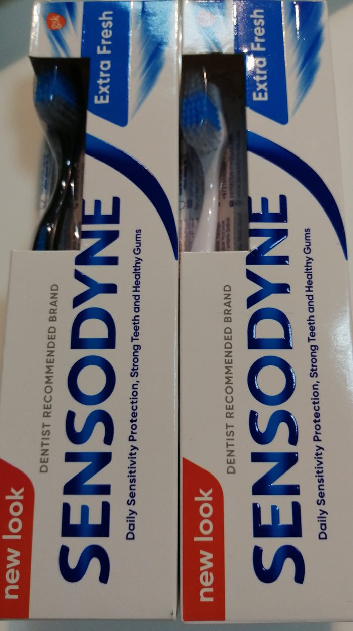 Sensodyne Extra Fresh Free Toothbrush 75ml
