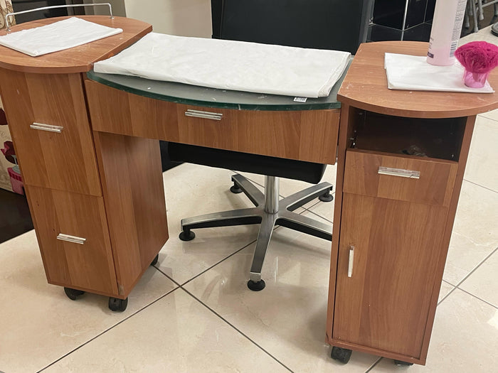 Cherrywood Nail Station On Wheels