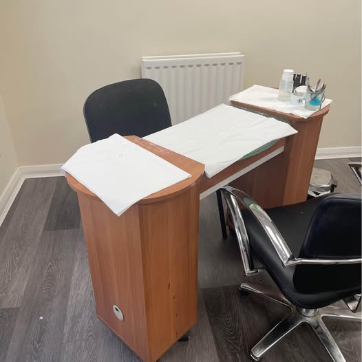 Cherrywood Nail Station On Wheels