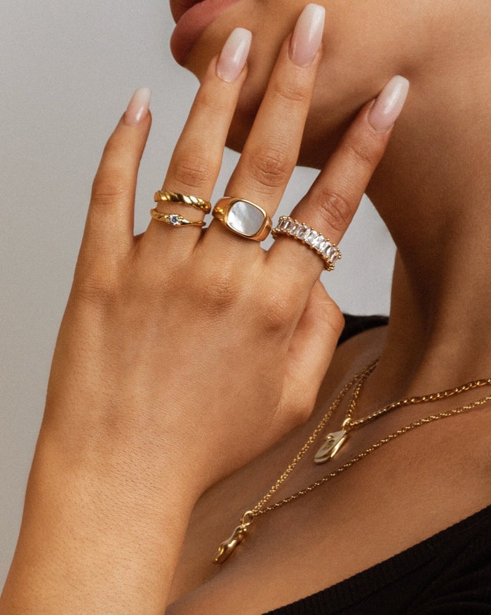 Constance Ring - Nina Bailey