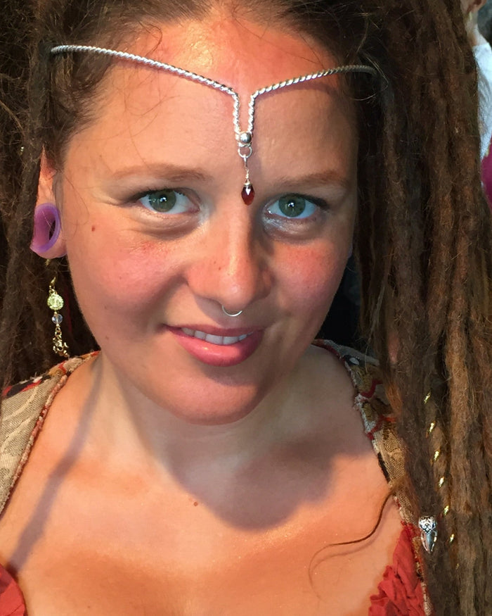 Model wearing Dewdrop Crown – Silver Wire Band with Crystal Accent Headpiece