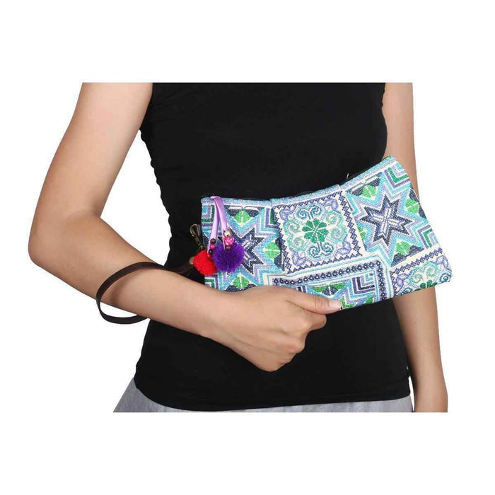 Embroidered Northern Star Wristlet - Thailand