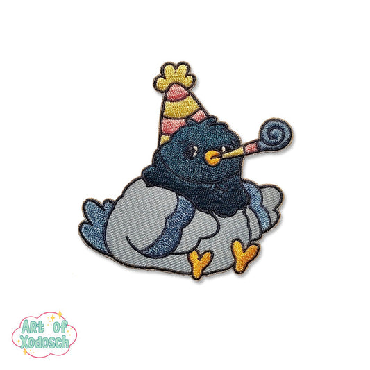 Cute iron-on patch of a pigeon of 8cm big