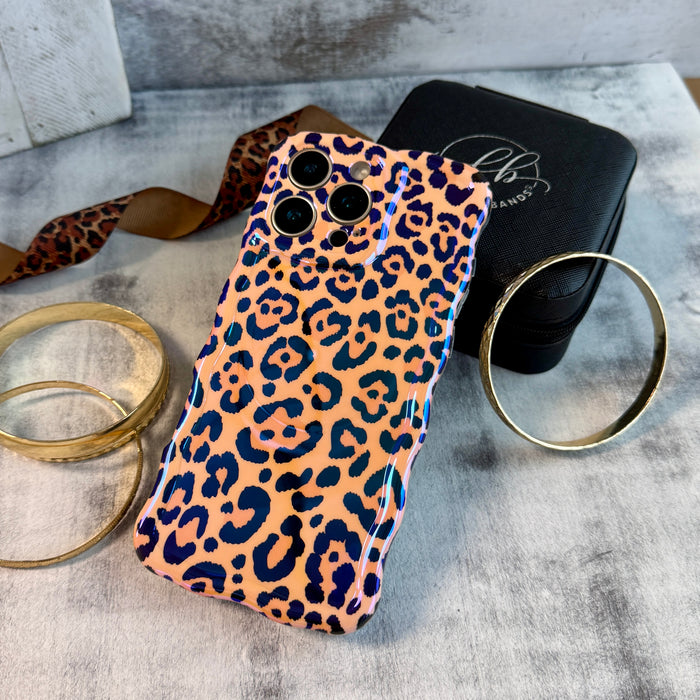 Safari Chic Wavy Luxe MagSafe Case for iPhone