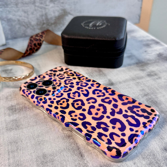 Safari Chic Wavy Luxe MagSafe Case for iPhone