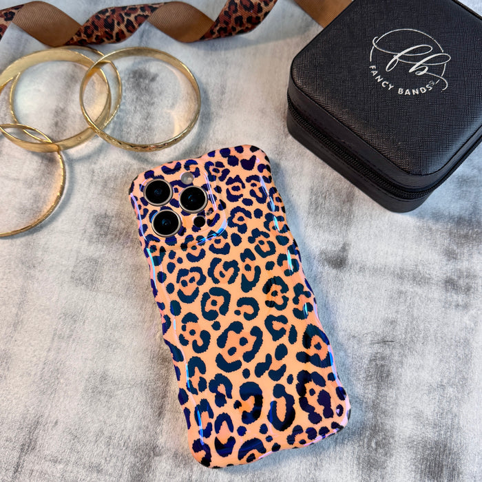 Safari Chic Wavy Luxe MagSafe Case for iPhone