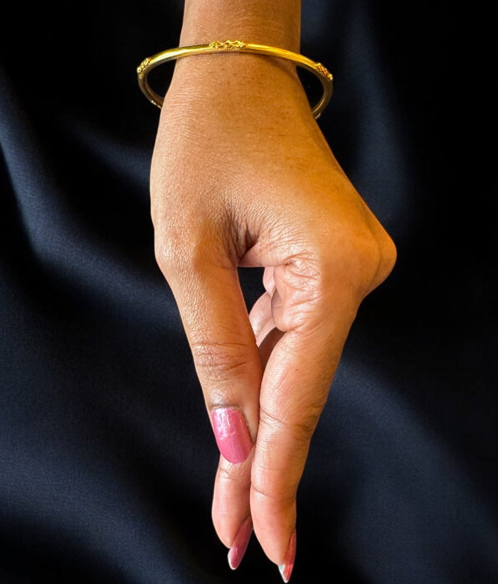 The Aham Silver Plain Bangle -Single (Size /2.2/2.4/2.6/2.8)