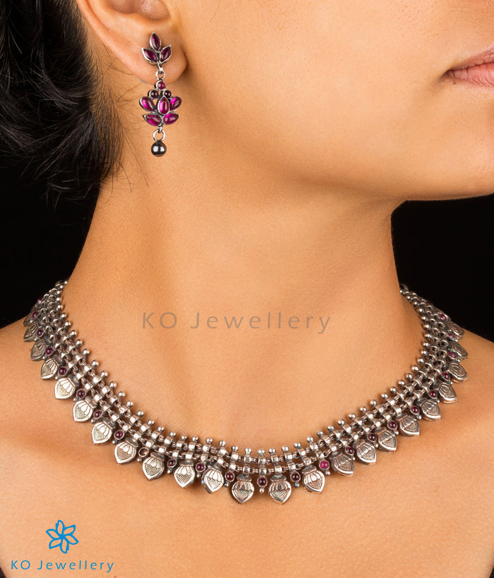 The Kumuda Silver Necklace (Oxidised)