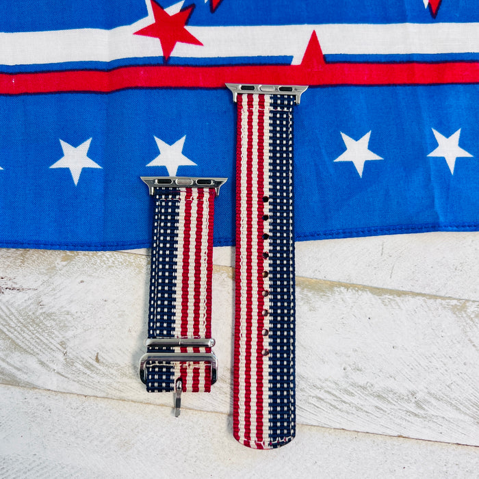 USA Flag Print Woven Canvas/Nylon Band For Apple Watch — Canvas/Nylon Look: Crafted from high-quality canvas fabric for a stylish and durable design.