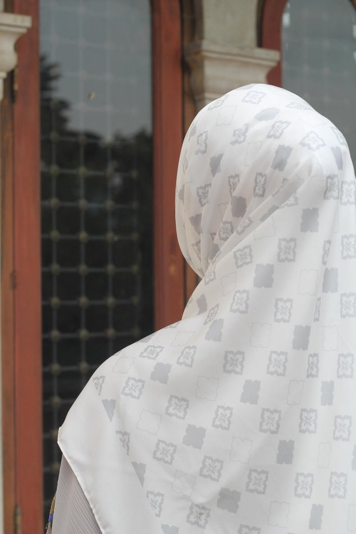 Versatile Minimalist Printed Hijab